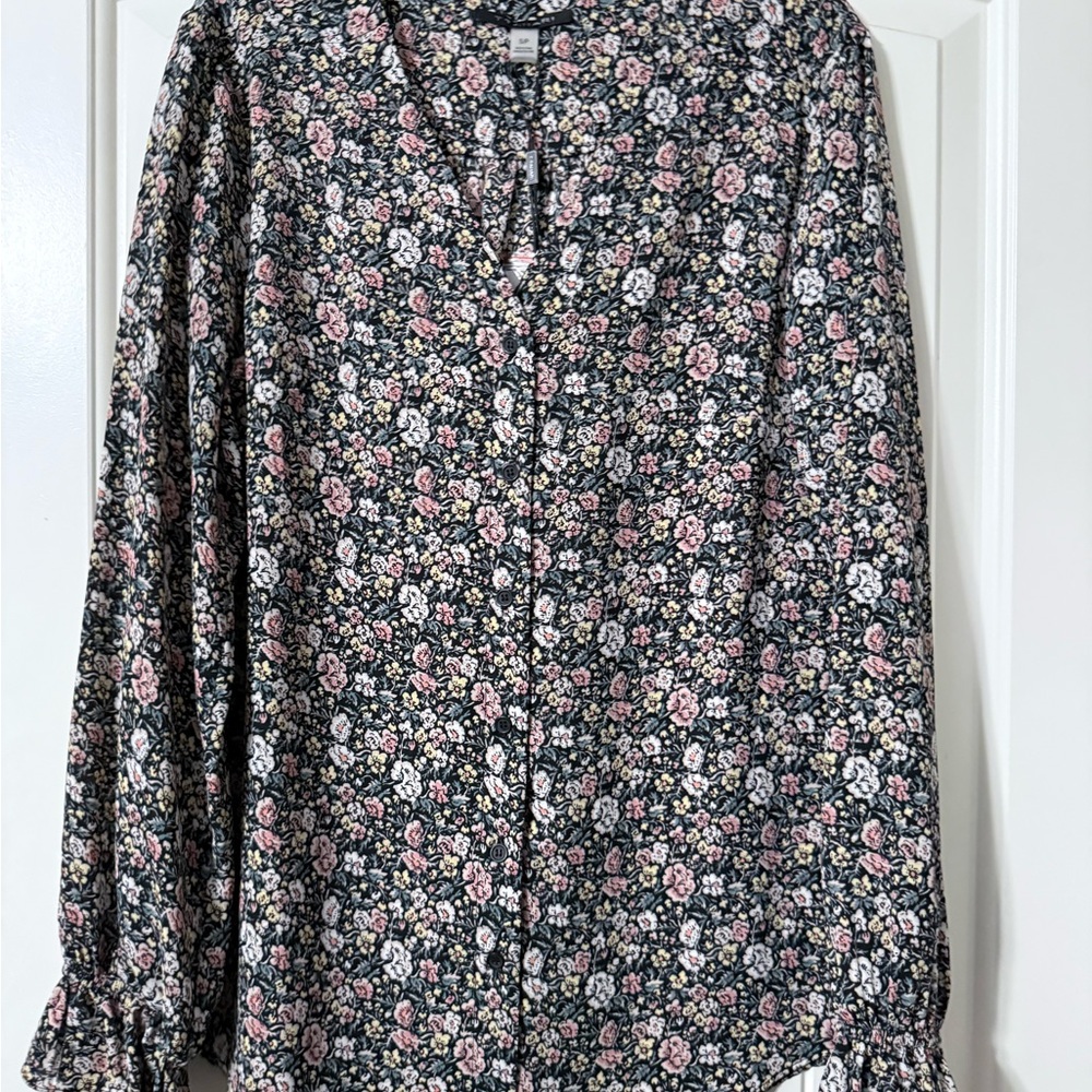 Tahari Gypsy Floral Print Button Up Blouse NWT, Sz S/P